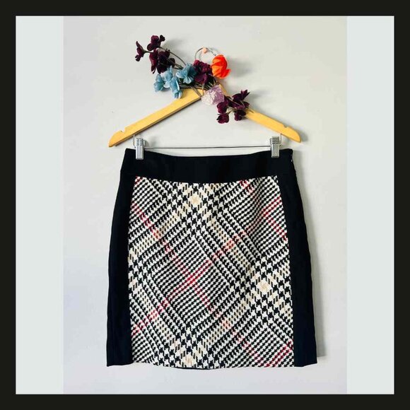 NWT! White House Black Market / Plaid Skirt / Size 4 / Lined Side Zip Wool Blend - Picture 1 of 5